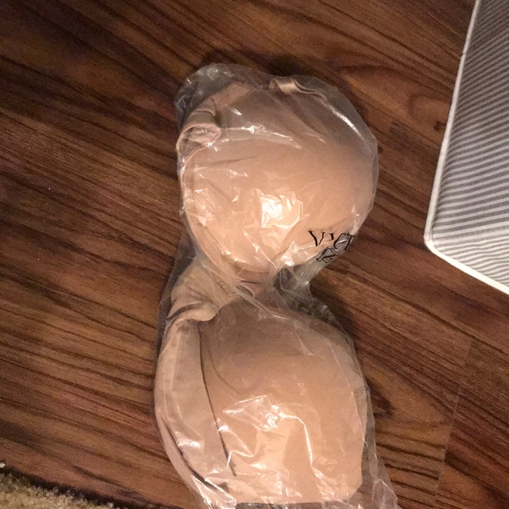 38B Victoria’s Secret Push Up Bra